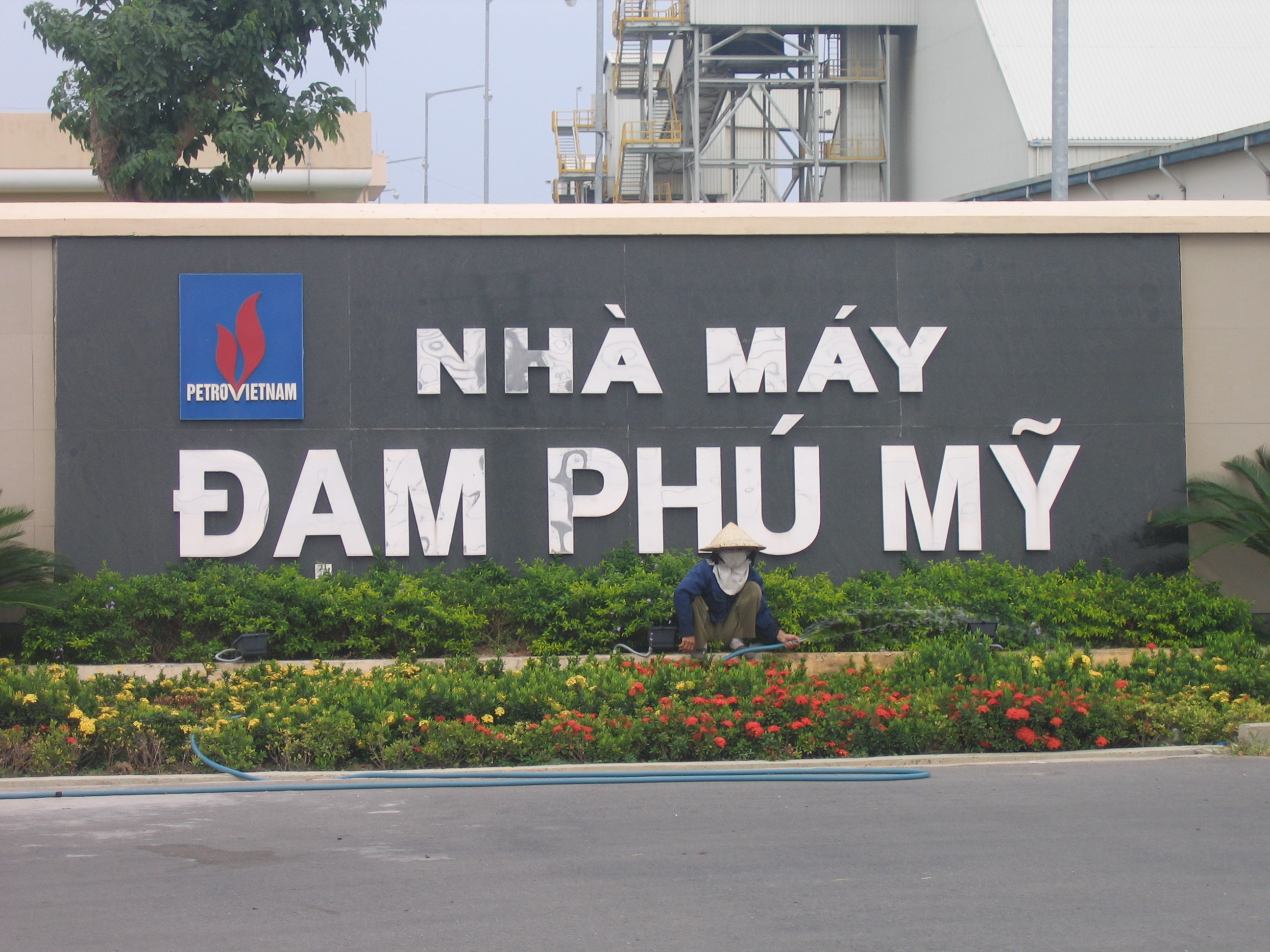 nha-may-dam-phu-my