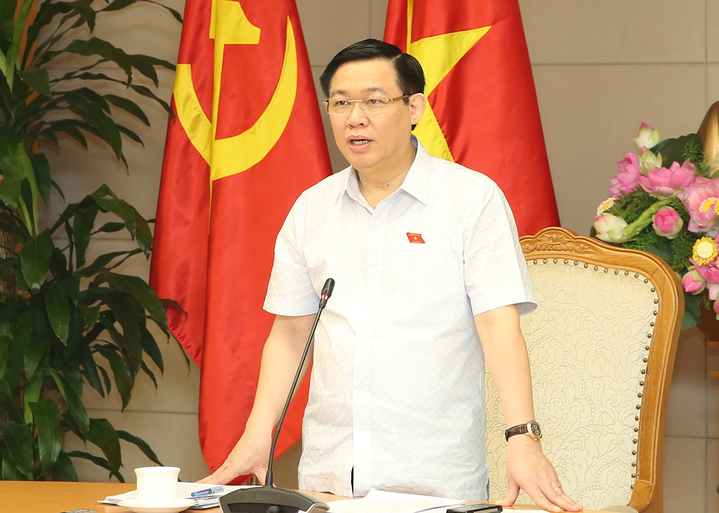 Phó Thủ tướng Vương Đình Huệ phát biểu tại cuộc họp